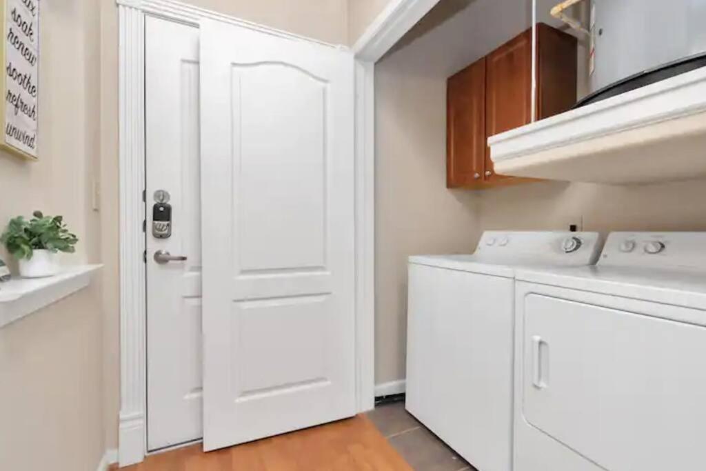 Modern Condo Near Texas Medical Center W Free Parking Houston Exterior foto